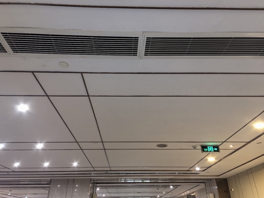 Hotel Banque Hall 2/2/0.5mm Microperforated Wood Panels MDF Ceiling Tiles Acoustic Board 