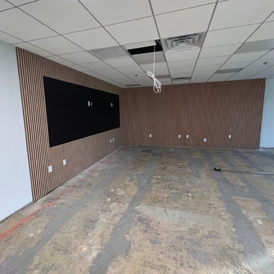 28/4mm Gym Veneer Linear Grooved Acoustic Wall Panels Sound Absorption Isolation Board
