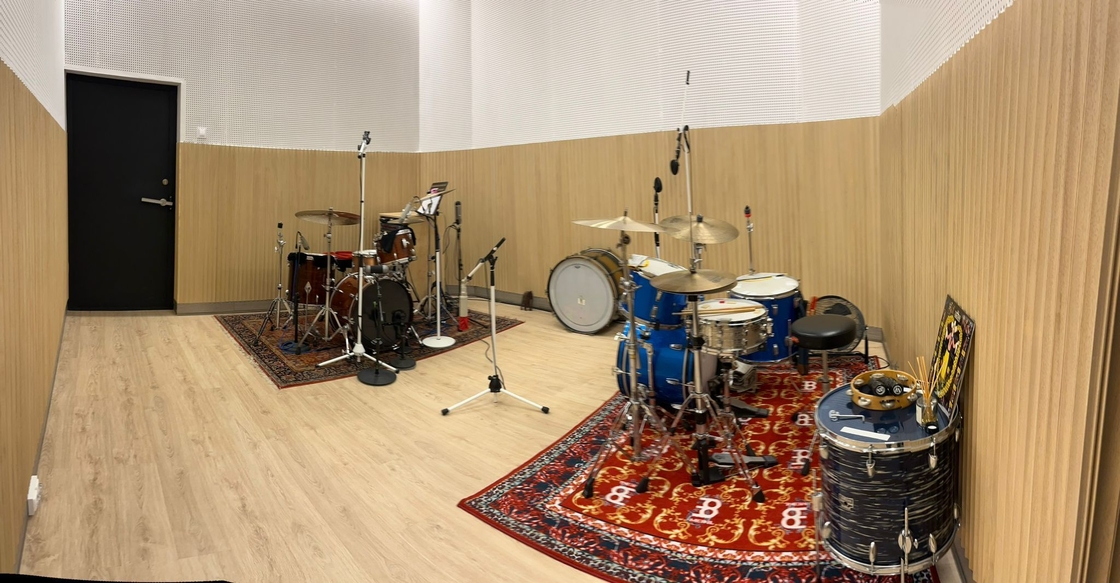 16/16/6mm Studio Room Formica Laminate Timber Perforated Acoustic Panels Wall Board